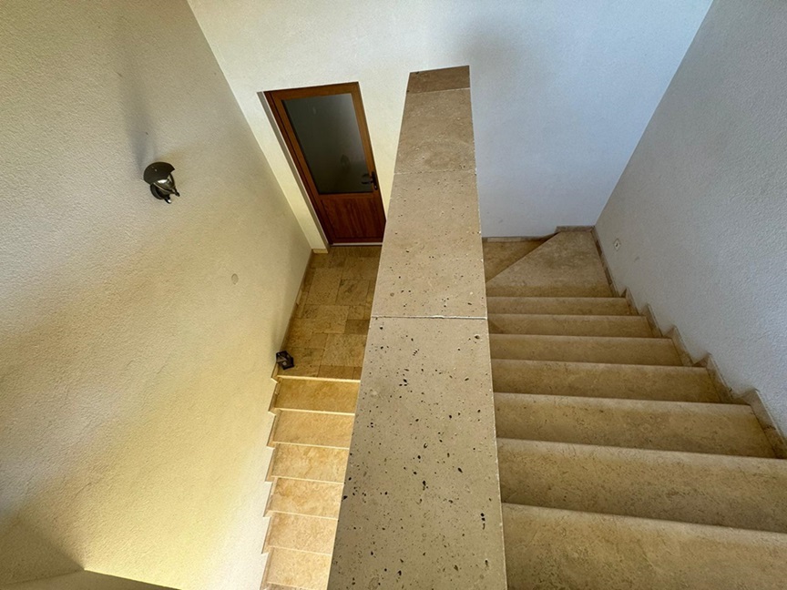 Treapta travertin pentru scari la comanda